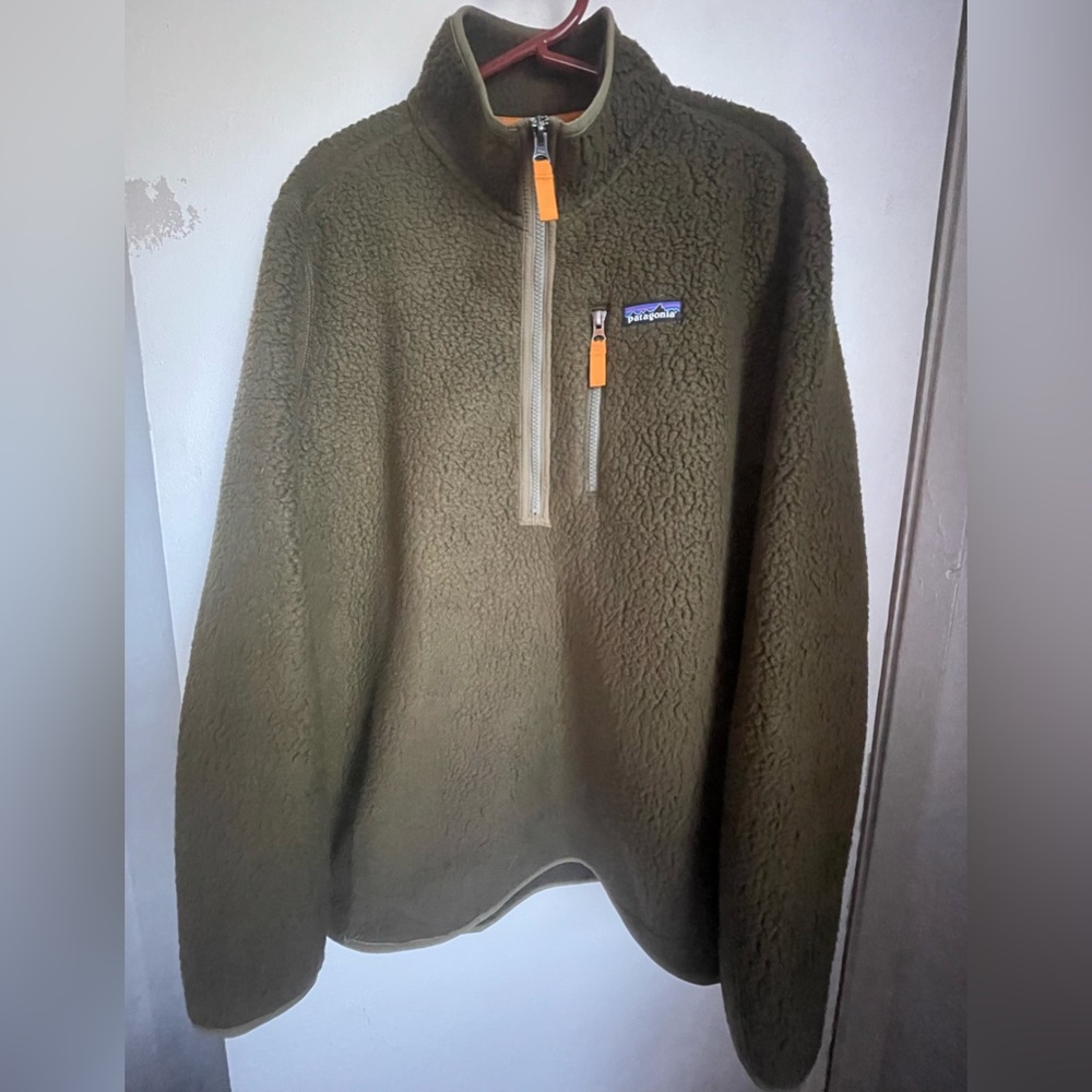 New without tags - Patagonia Men’s Retro Pile Fleece Jacket Large Dark Brown